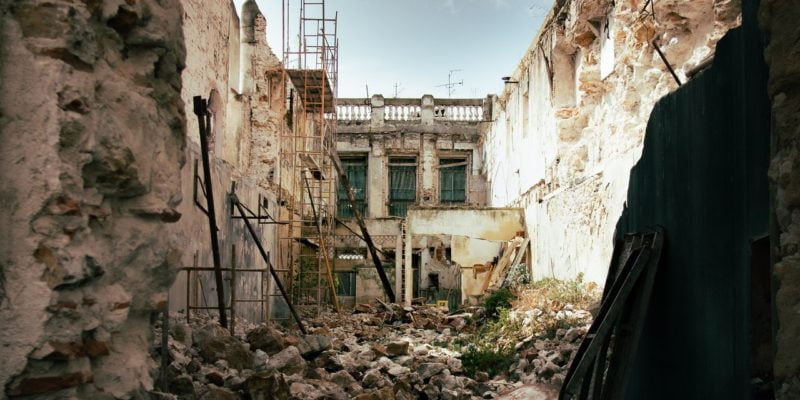 Jak prawidłowo przeprowadzić wywóz gruzu? Kogo wynająć?