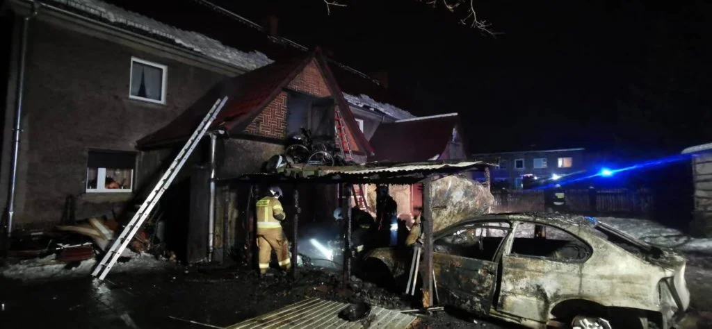 Pożar samochodu przy ulicy Suchogórskiej w Bytomiu